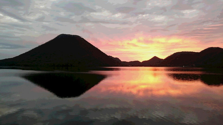 朝焼けの榛名富士