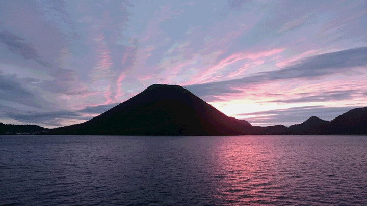 １０月４日朝焼けの榛名湖