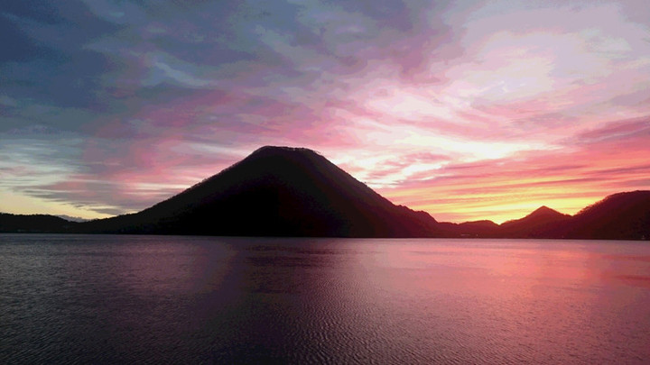 10月31日榛名湖の朝焼け