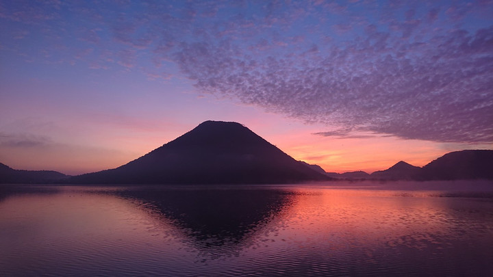 10月2日 榛名湖の夜明け